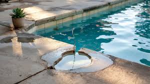 pool step cracked