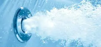 Pool pump basket with air bubbles